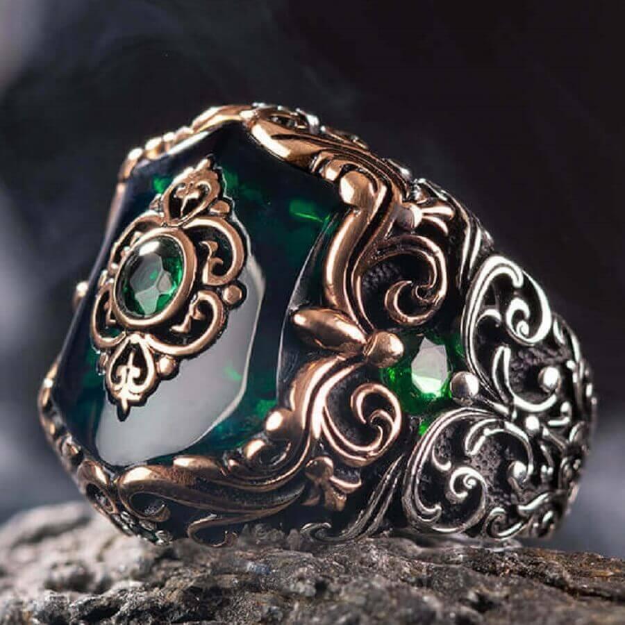 Fashionable Design Zircon Green Stone Silver Mens Ring-66